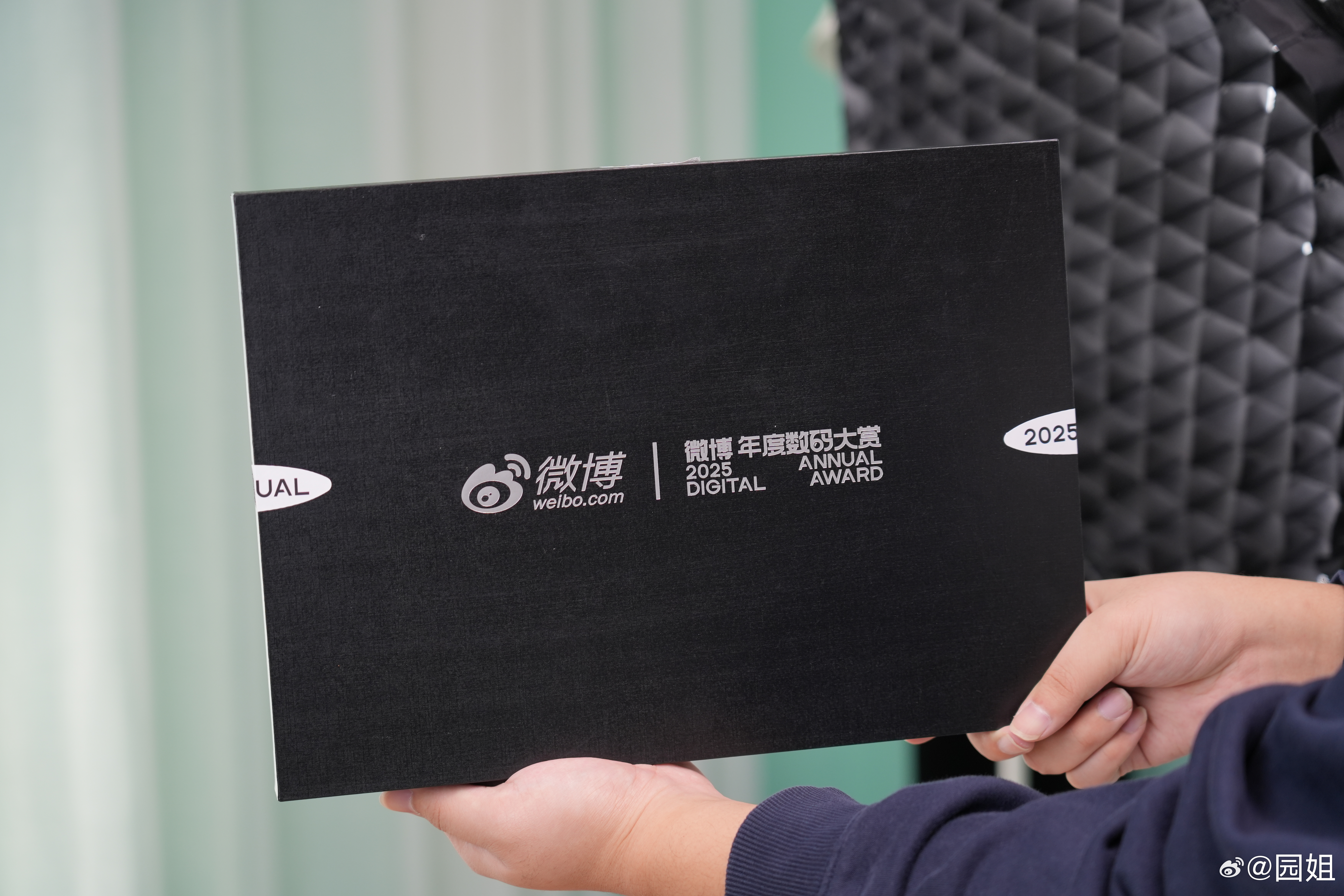 #年度数码宝藏清单#一年一度的微博年度数码大赏又开始了，微博数码给寄来一份邀请函