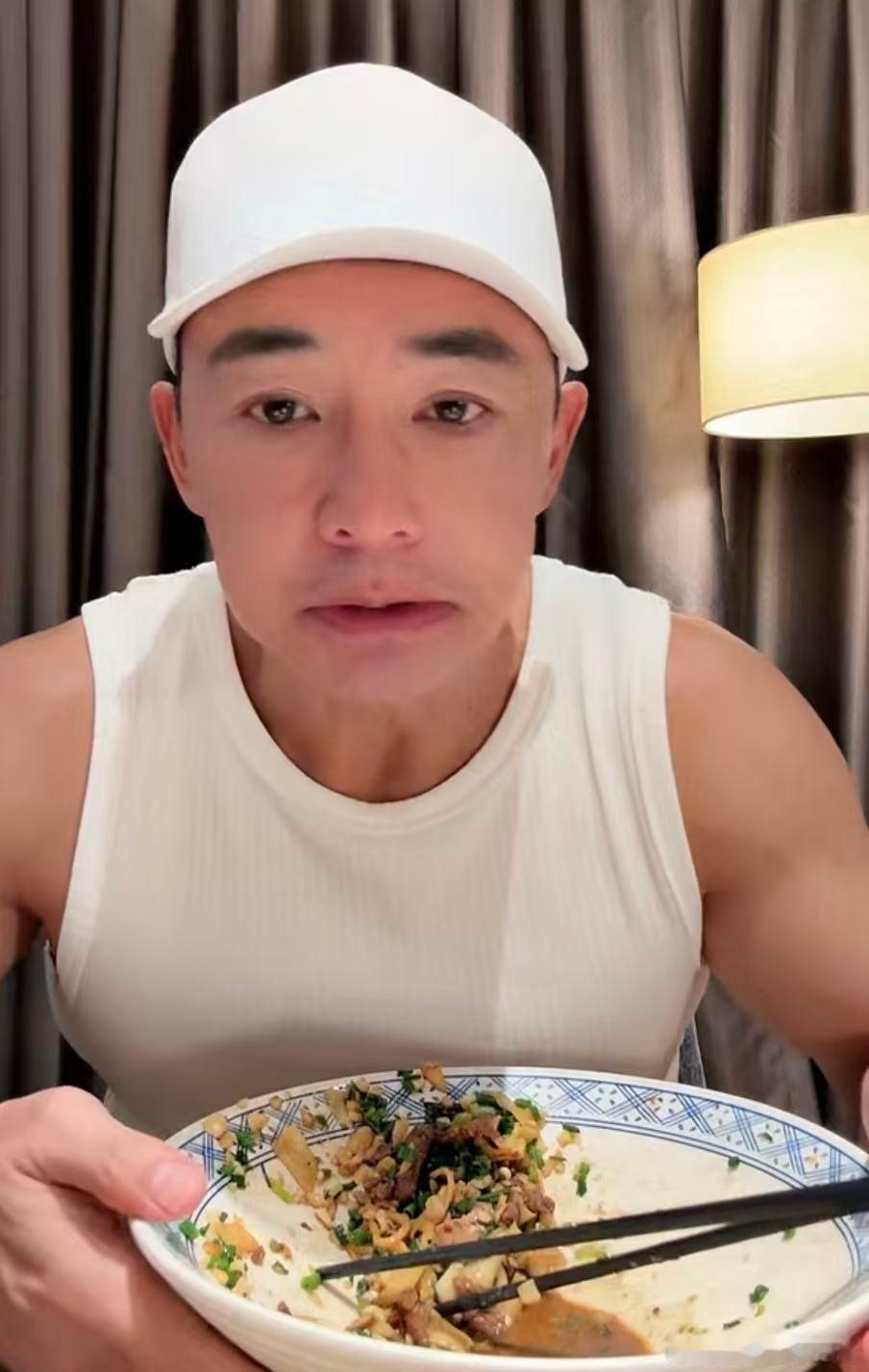 刘畊宏说周杰伦神预言周杰伦安慰刘畊宏刚好去演唱会 刘畊宏说自己被淘汰后周杰伦安慰