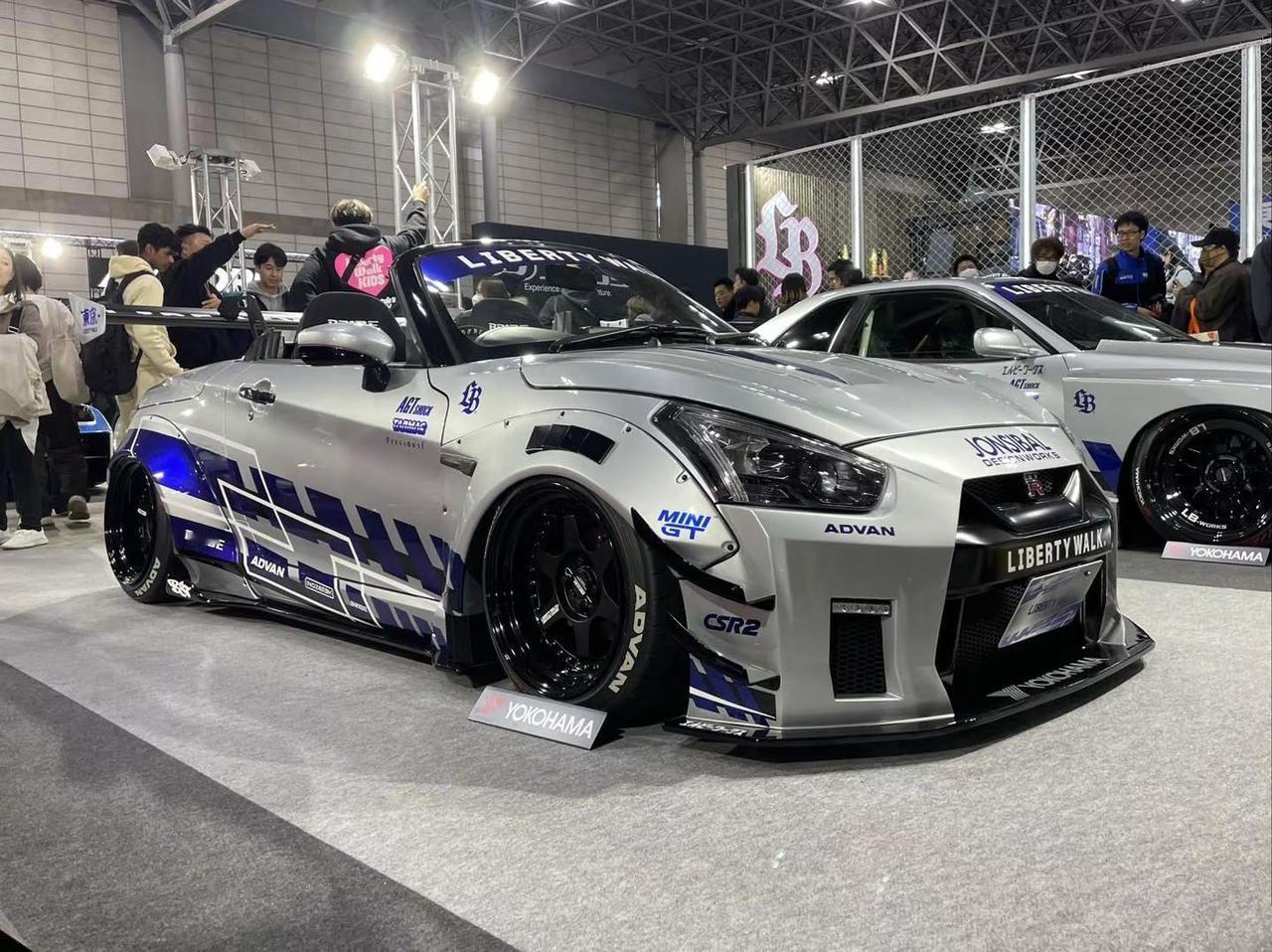 BABY版的GTR。LIBERTY WALK BOOTHCHEVLON RACI