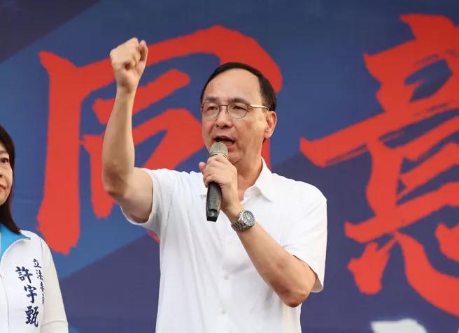 国民党战斗蓝召集人赵少康号召21日于台北荣星花园举办首场反罢免造势，国民党主席朱