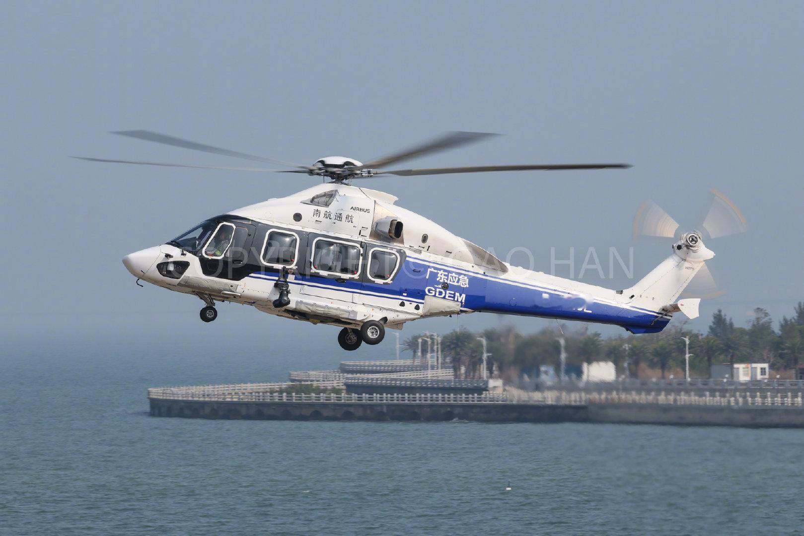 航空君航空科普 今天的九洲机场又是非常繁忙的一天，多种机型展开作业和训练，各地云