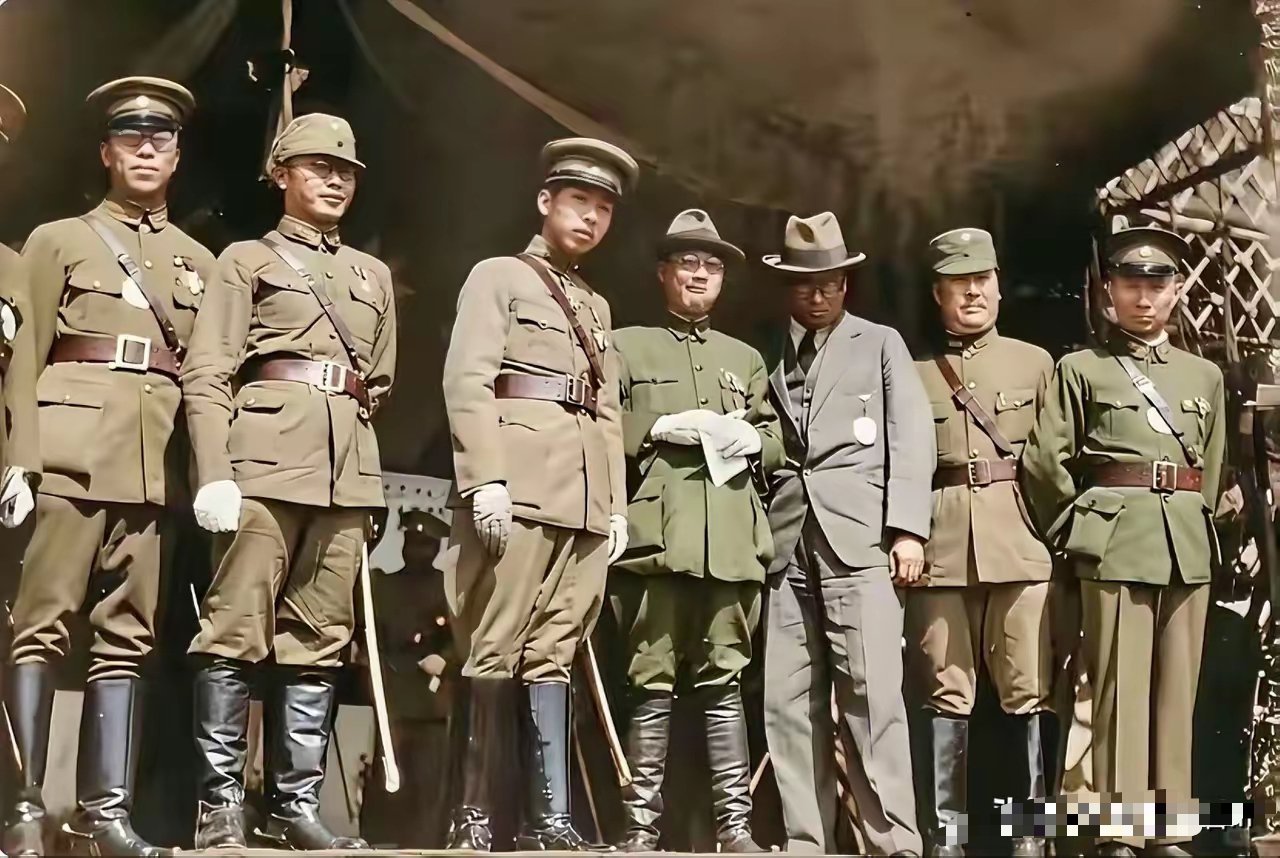 1931年1月1日，南京隆重举行庆祝中华民国成立二十周年阅兵典礼。蒋介石特意让刚