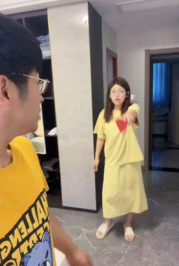小姐姐:不好意思，献丑了！