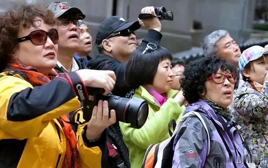 外媒酸了！日韩游客疯狂涌入中国，释放一个无比强烈的信号

韩国媒体报道说，随着中