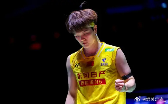 【王祉怡逆转晋级中国赛16强 第二局21-5碾压过关】中国羽毛球公开赛女单首轮，