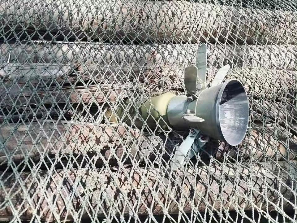 泰国军队在美制的M113运兵装甲车外加了层