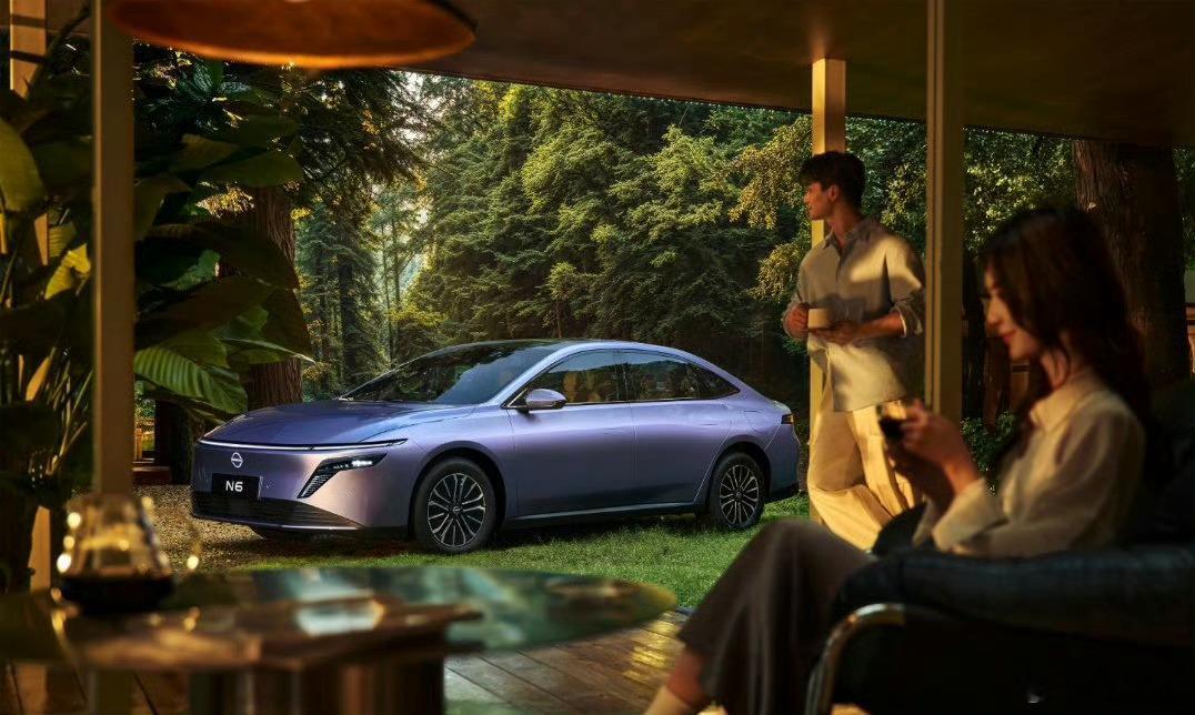 东风日产N6定义之初就是做年轻人喜欢的插混家轿网红车，很多人会觉得这个价位的车大