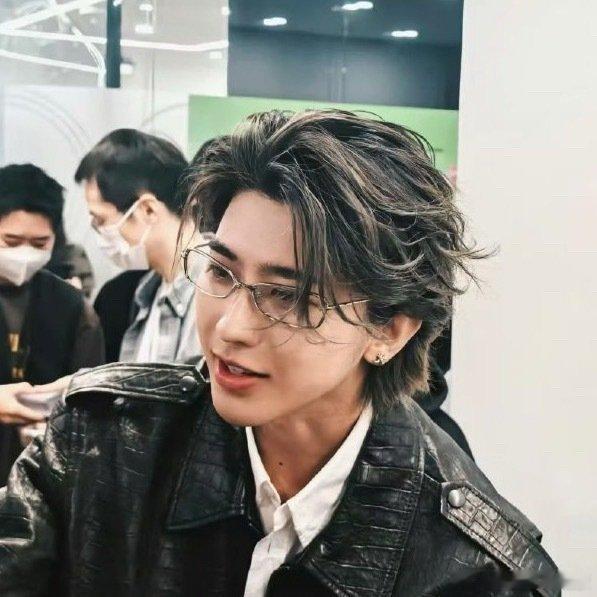 隔着屏幕都能闻见哥哥身上的香味🥺 蔡徐坤扫楼 