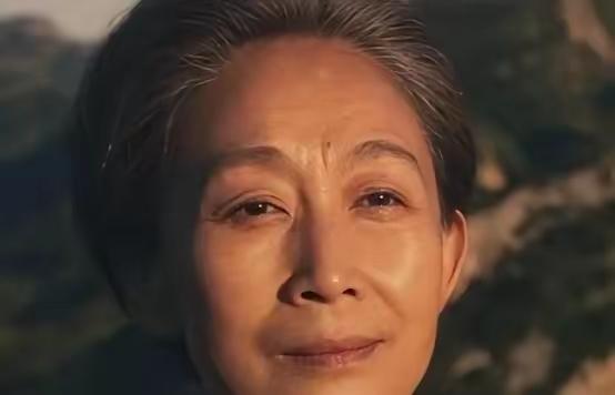 清华大学叶文洁背叛人类，擅自向太空中发射电波，8年后竟收到神秘回复：不要回答！不