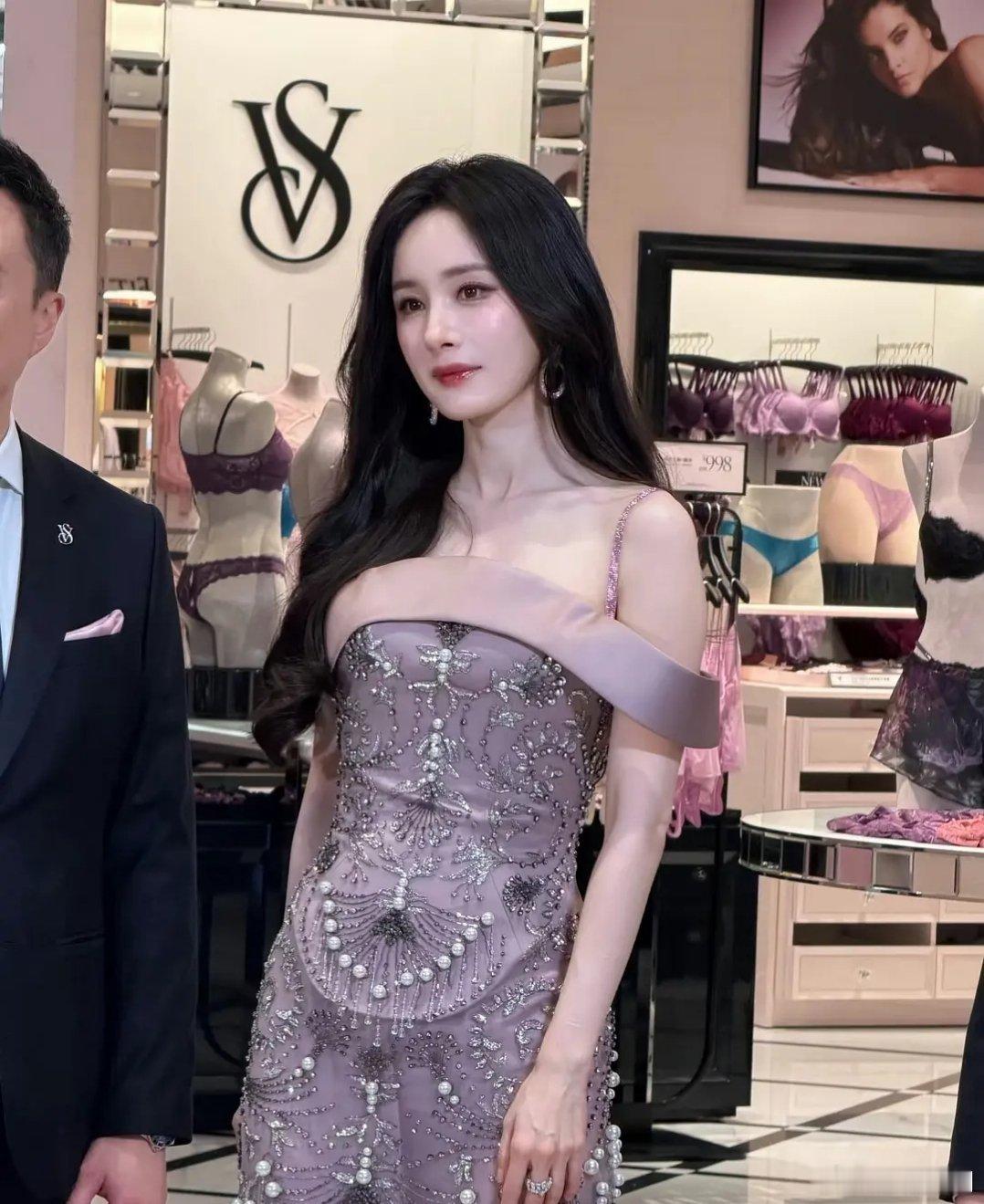杨幂又恢复少女状态了 ​​​