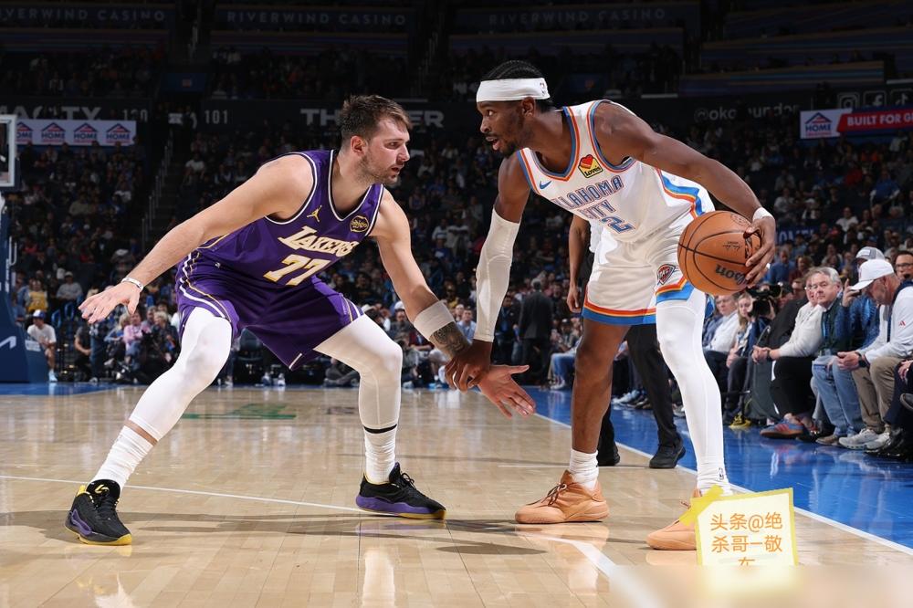 库班卖掉东契奇，他本人竟不知情。
 
凌晨三点，名记Shams扔出炸弹，整个联盟