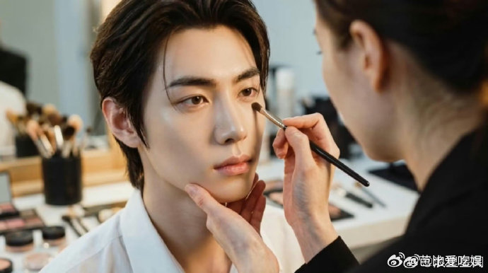 短剧把变形计拍成偶像剧了短剧有自己的变形计《请把我的人设立住》里富二代住居民楼的