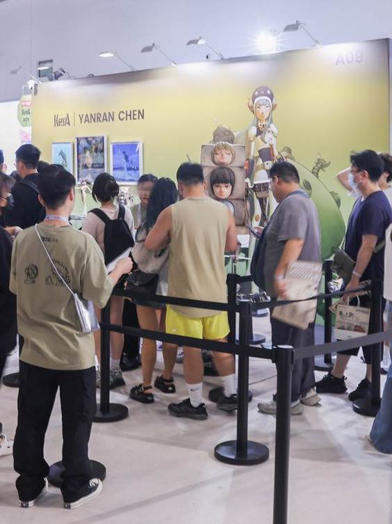 陈嫣冉[超话] 终于在 PTS 看到KeyA的实物了！材质选得太妙了，不是廉价的