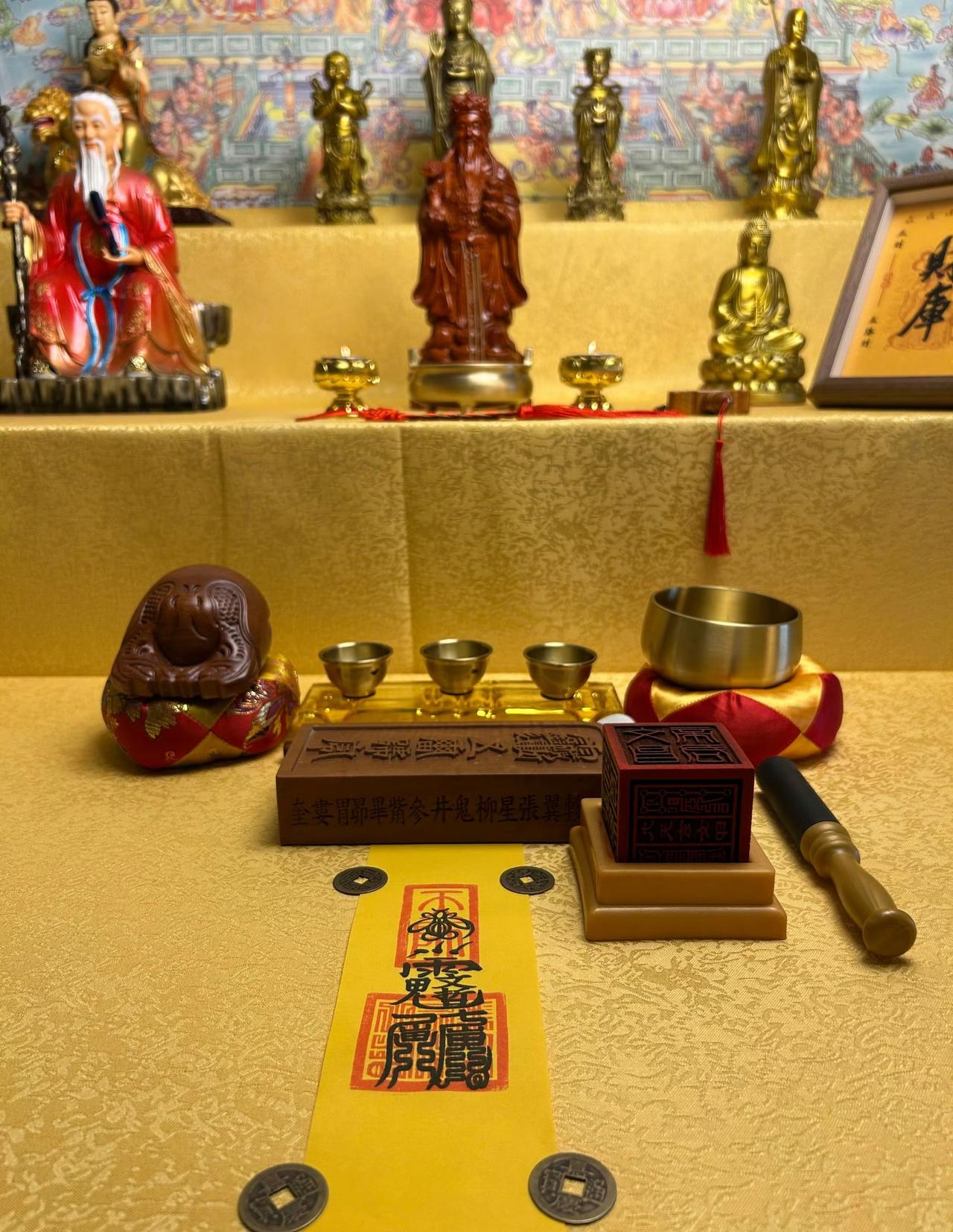 今日运势：乙巳年戊子月丙寅日  2025.12.23日

鼠：中吉利投资理财
牛