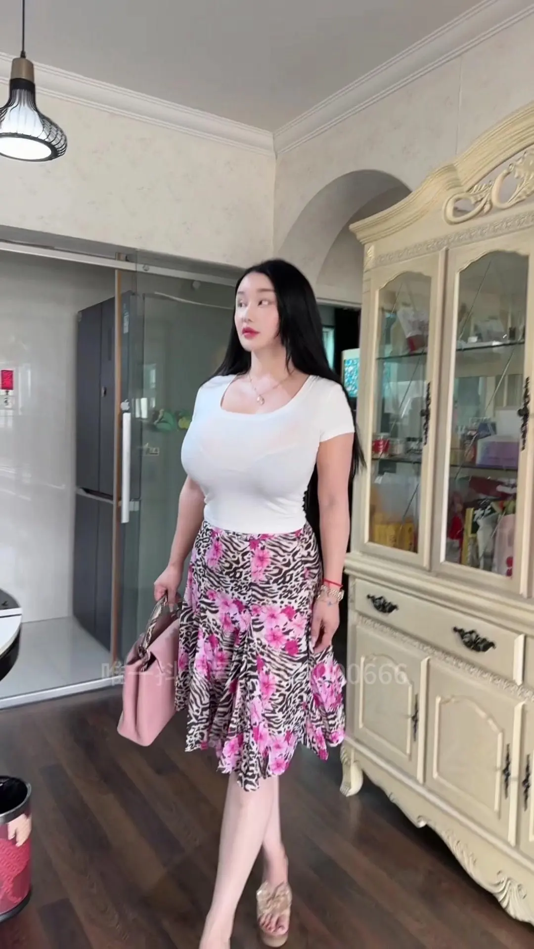 👩‍💼成熟女人的优雅夏日怎么穿？👗肉肉女孩的夏日名媛风穿搭，舒适...