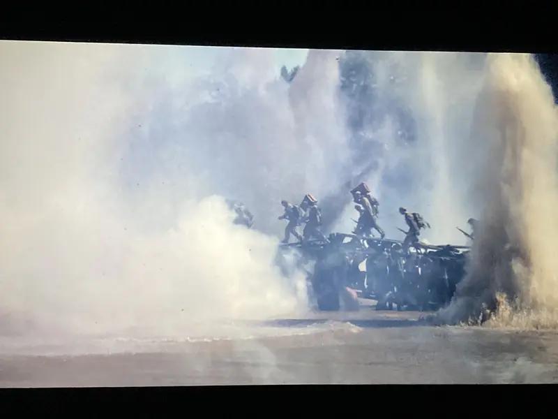 “南征北战”那个年代的战争片，演员大多都有战争年代真正战场实战经历，所以演起来特