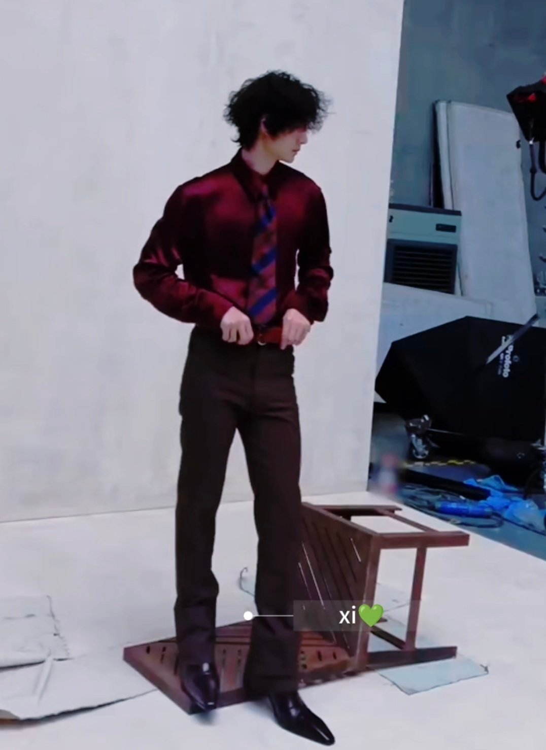 王一博摄影许闯 这个身材比例真的存在吗？？？？？？？？感觉有很多没放出来！！！！