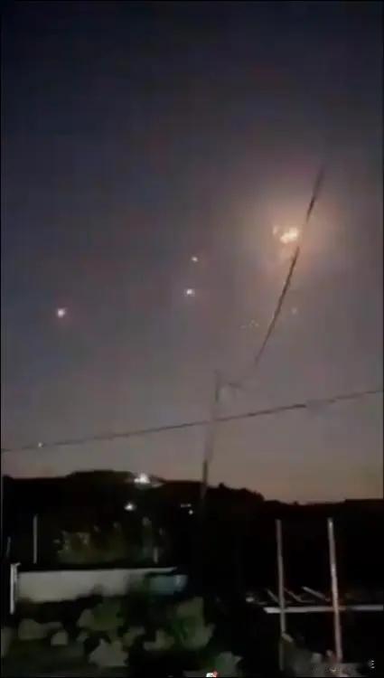 以色列多个城市响起巨大的爆炸声！伊朗向以色列发射无人机和导弹袭击

伊朗军方证实