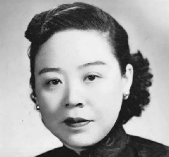 1930年，副官看 白崇禧 生活“寂寞”，把未婚妻王氏送来伺候白崇禧！可没想到，