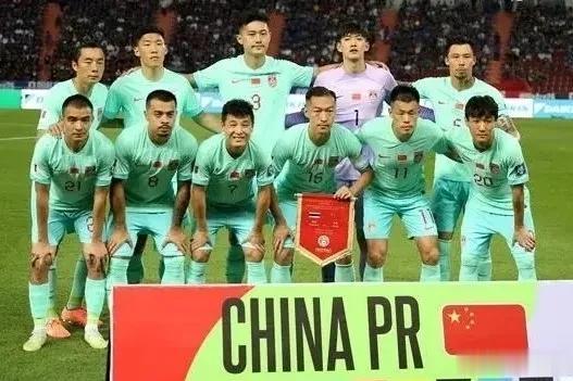 中泰之战国足球员如果按表现分档，第一档:韦世豪、谢鹏飞、武磊、王上源、蒋圣龙，中