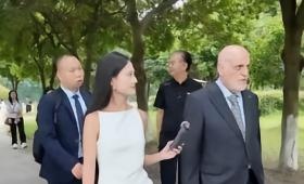 Tebas此行绝非仅限于一次礼节性访问，其核心在于揭示了欧洲顶级联赛在全球市场扩