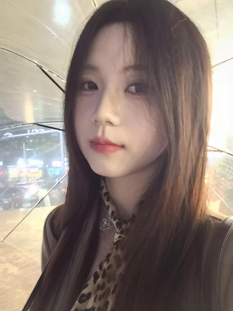 雨中花影动，心事共谁知。甜颜倩影 艳艳控 错蓬佳人 雪岸恋影 无解的容颜 景很美