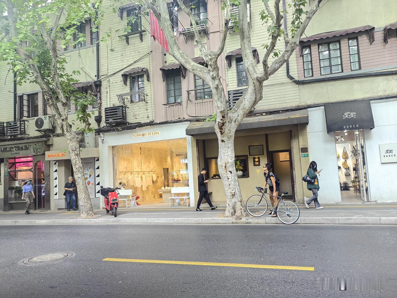 我大姐今年60岁，她每天快走一万步，可体检报告却让她傻了眼。

“姐，你手机给我