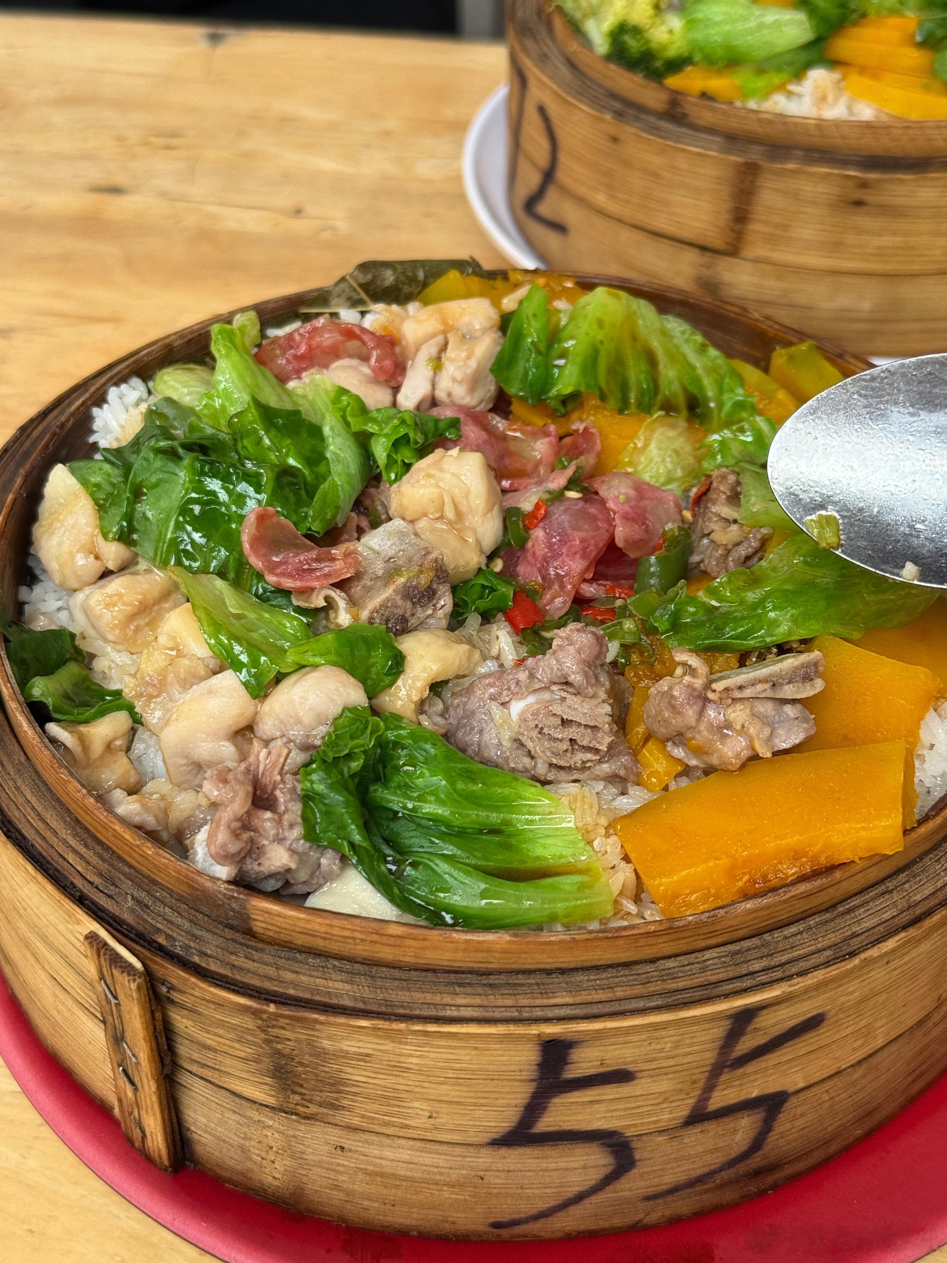 广州三荤两素超健康的蒸饭15元我就问了还有谁？！！ ​​​
