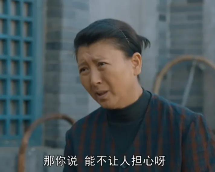 《故乡的泥土》
杨春雪的婆婆天天没事就防着梁麦茬，就怕杨春雪不跟自己儿子过了，她