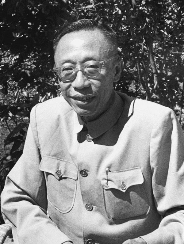 溥仪：“宫廷耗费最大的排场莫过于吃饭！清朝实亡于此般挥霍”。

为什么溥仪会发出