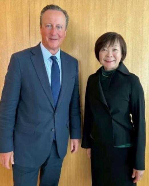 安倍晋三要是泉下有知，估计真得气得翻个身。他老婆安倍昭惠，在他死后，直接开启了“
