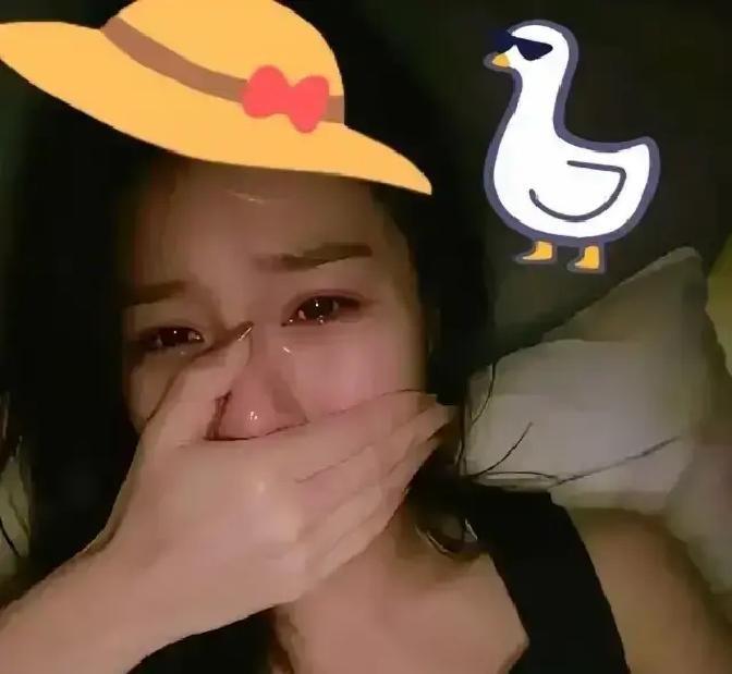 杭州一个36岁的姑娘，真敢想敢干，砸了18.8万买了台男机器人回家，想着从此有人