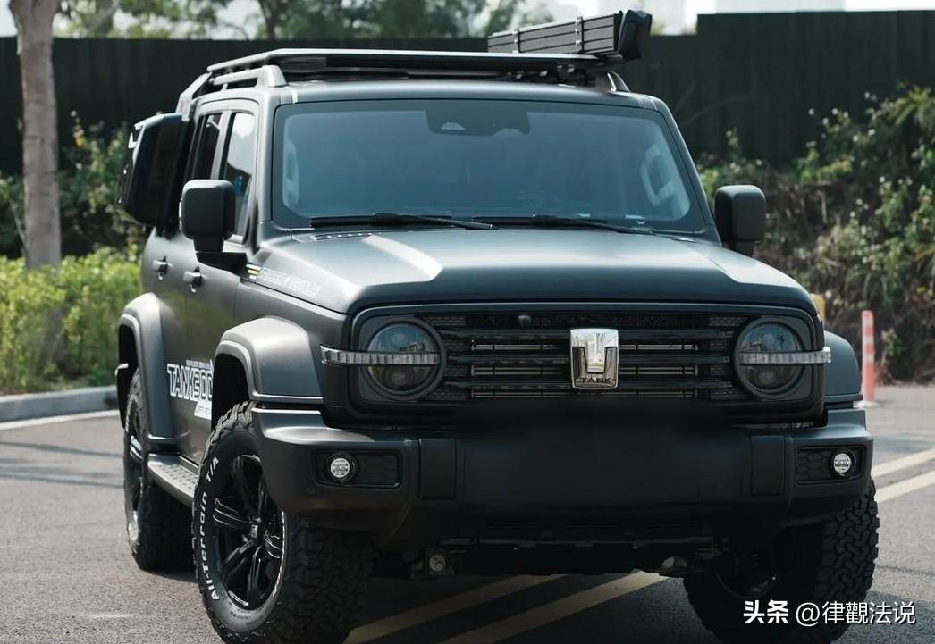 四川成都，男子以每月4500元租金，租了一辆价值20多万的坦克300，起初男子还