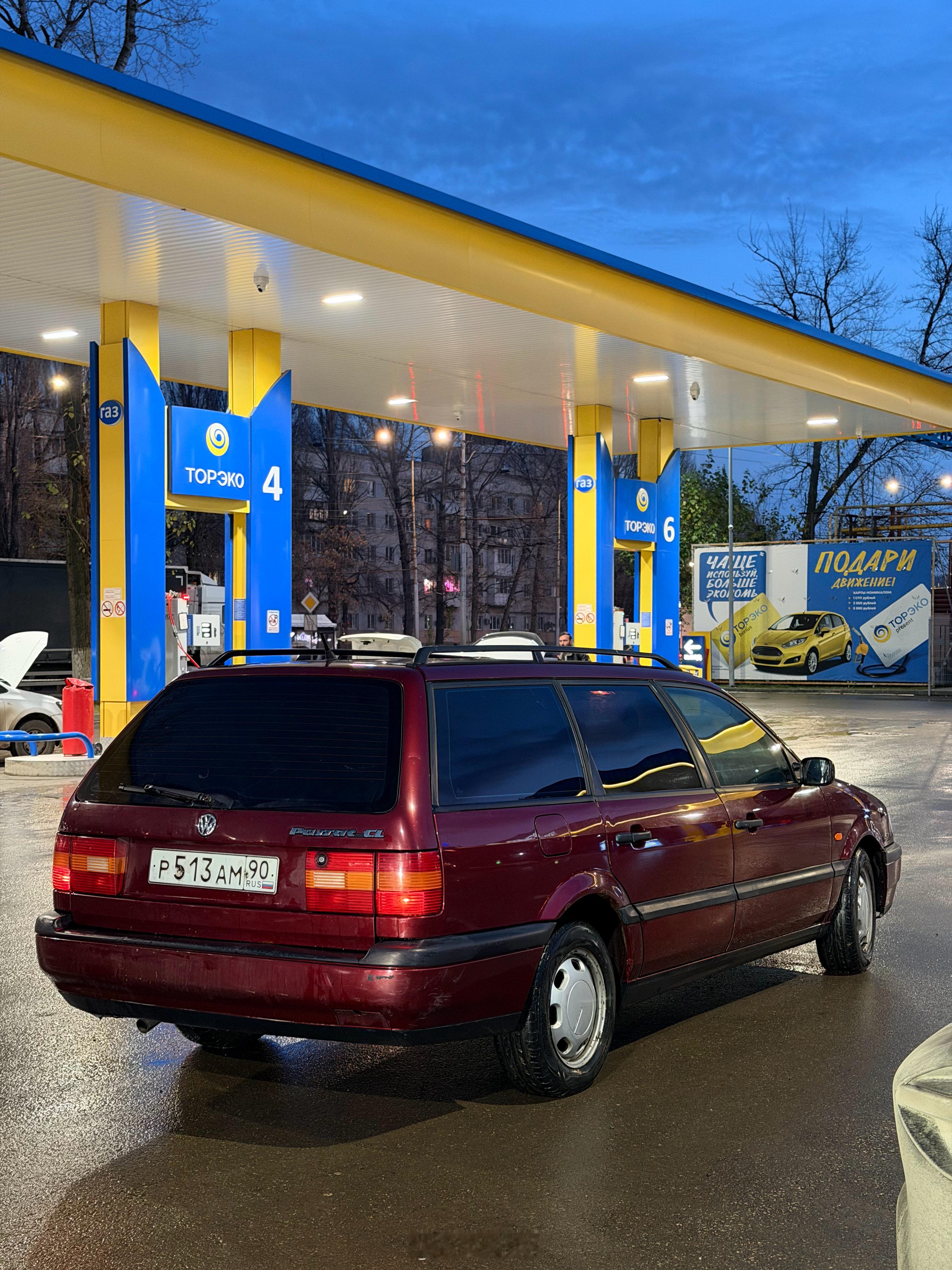 帕萨特B4旅行，看到这车也就是在俄罗斯这种接收二手车的国家咯～哎哟，真喜欢。 