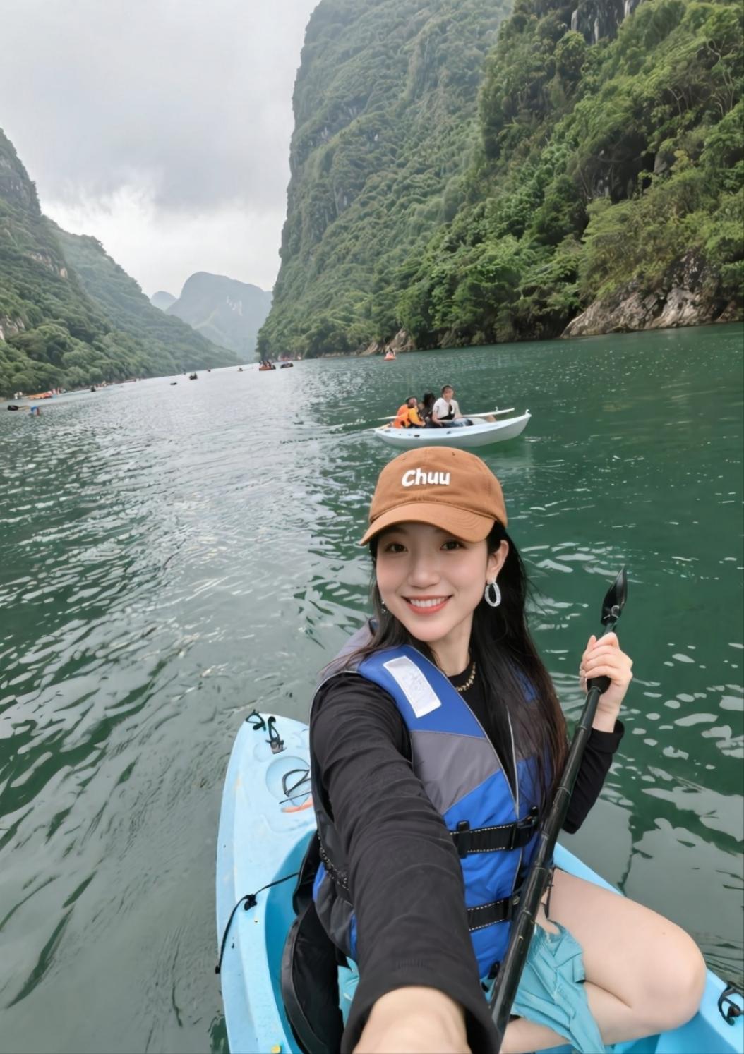 划皮艇游山玩水，快乐无限！🌊🏞️😊