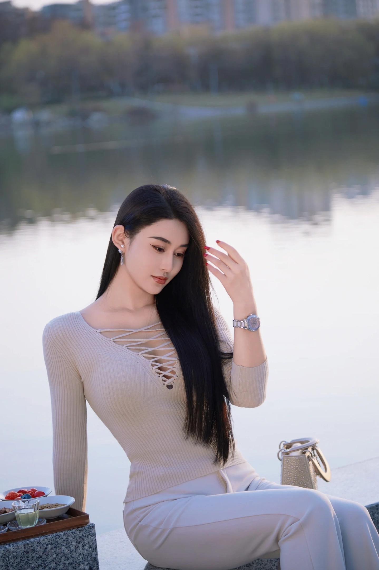 简约又性感的辣妹穿搭 御姐 穿搭 🔥辣身材 贵气感御姐