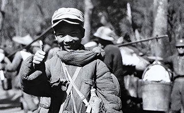 1936年，马家军要枪毙一个12岁的小红军。谁料，小红军竟然说：“你们用大刀砍死