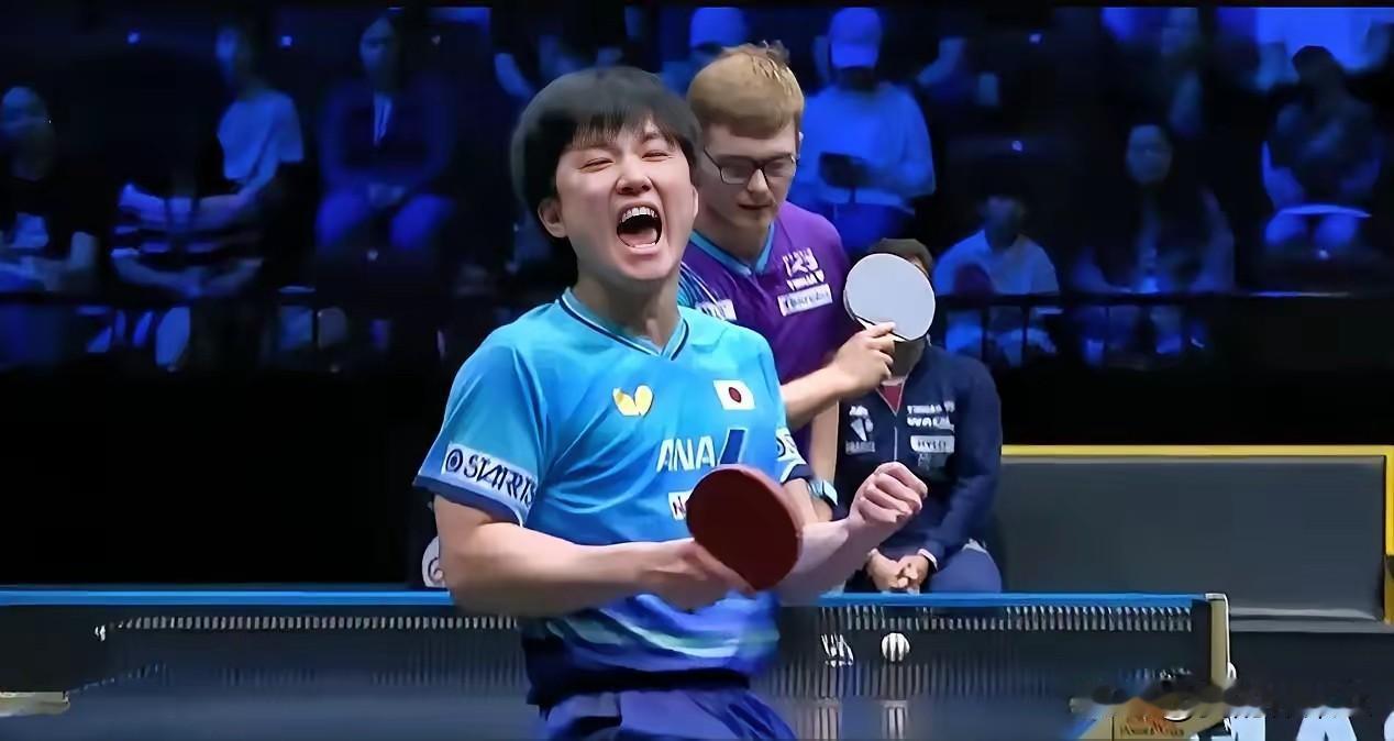 张本智和打大布这么容易，晋级4强了！林诗栋打大布怎么这么费事呢？
林诗栋2:3输