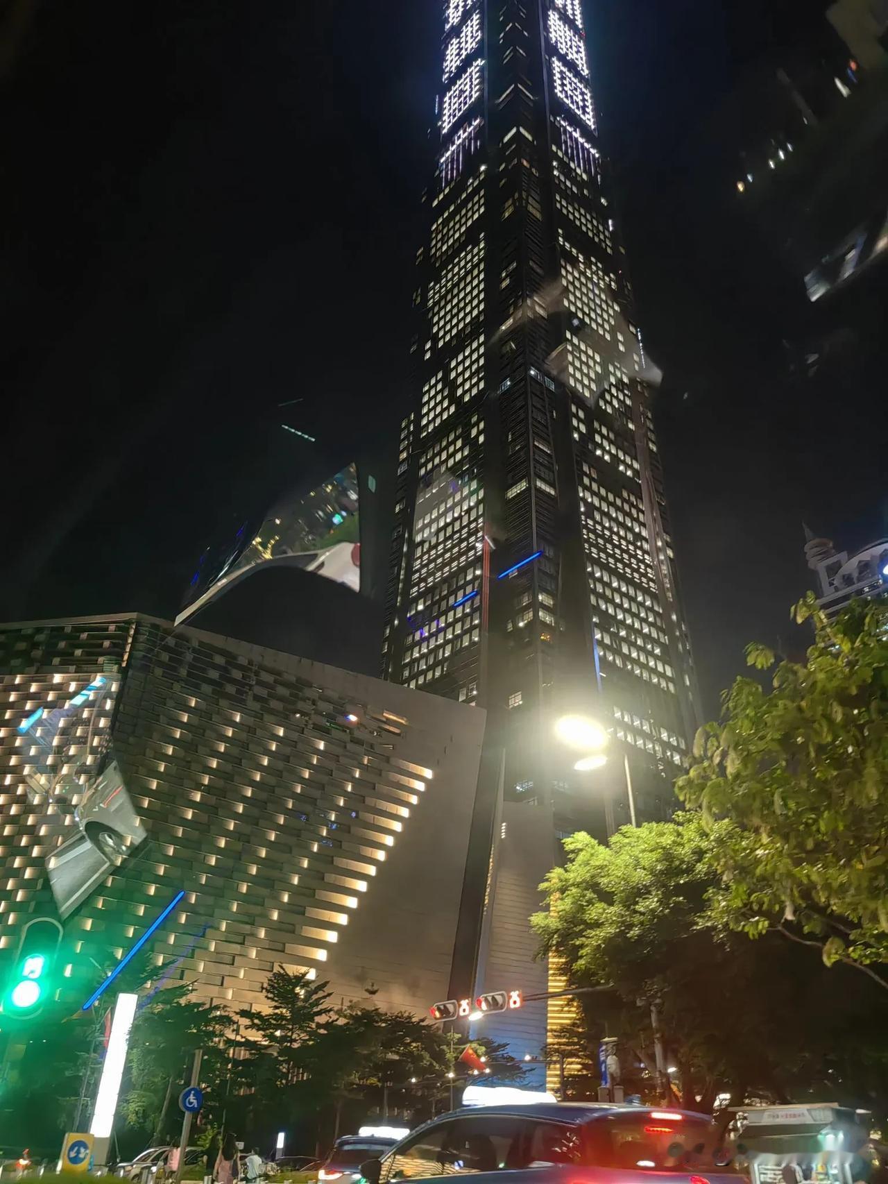 深圳的夜景真好看。
#深圳生活咋样##爆料# #分享一张在深圳工作生活的照片# 