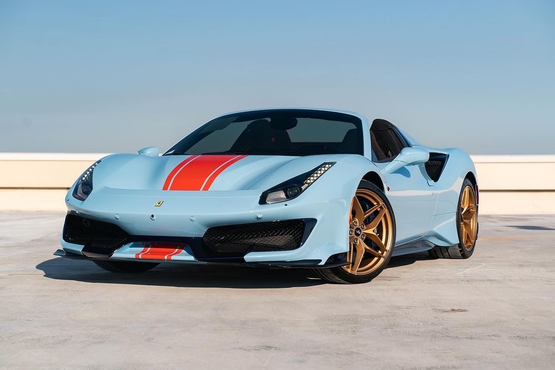 Ferrari 488 Pista Spider（Azzurro La Plat