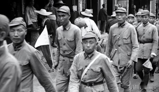 1947年，一个地主偷偷放走了地下党员，但被敌人发现了，敌人找他算账时，地主却说