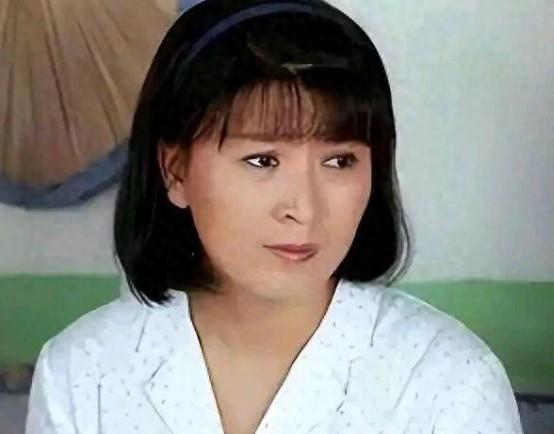 闫学晶错就错在把那一层窗户纸捅破了，然后让有些人破防了。
 
其实人家说的也没错