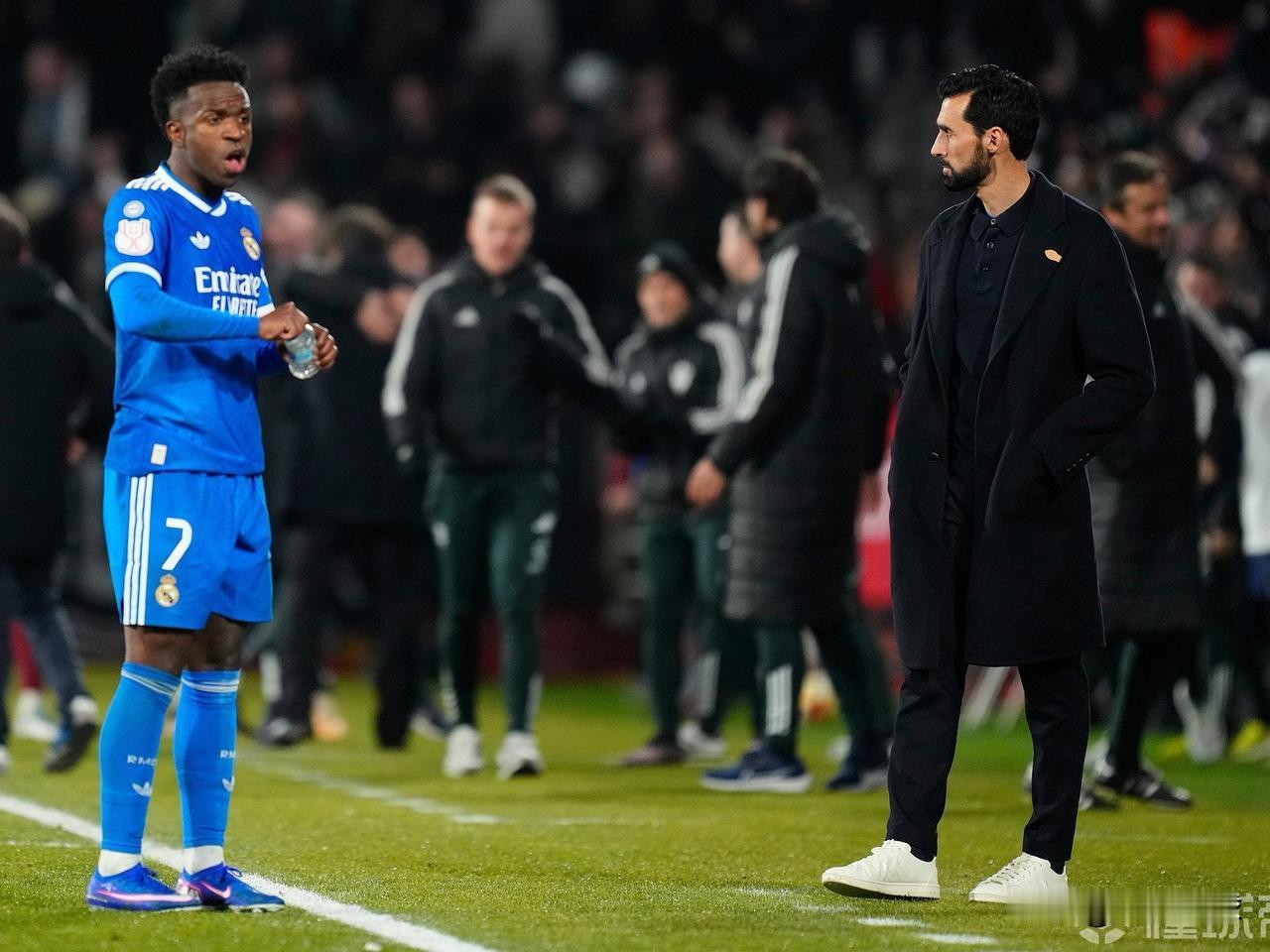 皇马三天内连遭打击…西班牙国王杯1/8决赛，皇家马德里2：3遭西乙保级队阿尔瓦塞