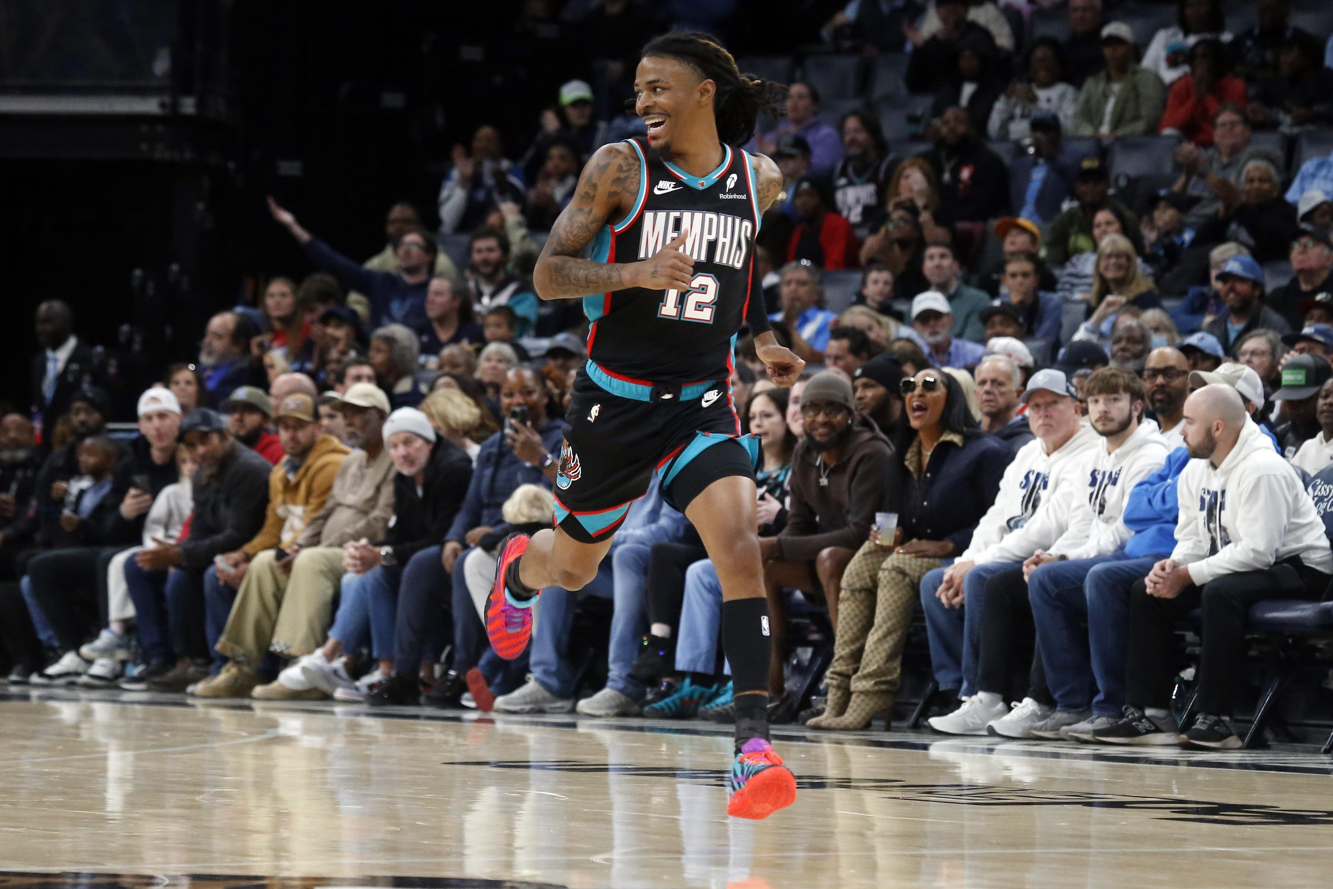 sam_amick报道，贾·莫兰特与灰熊队的关系有所改善。 新赛季篮不住