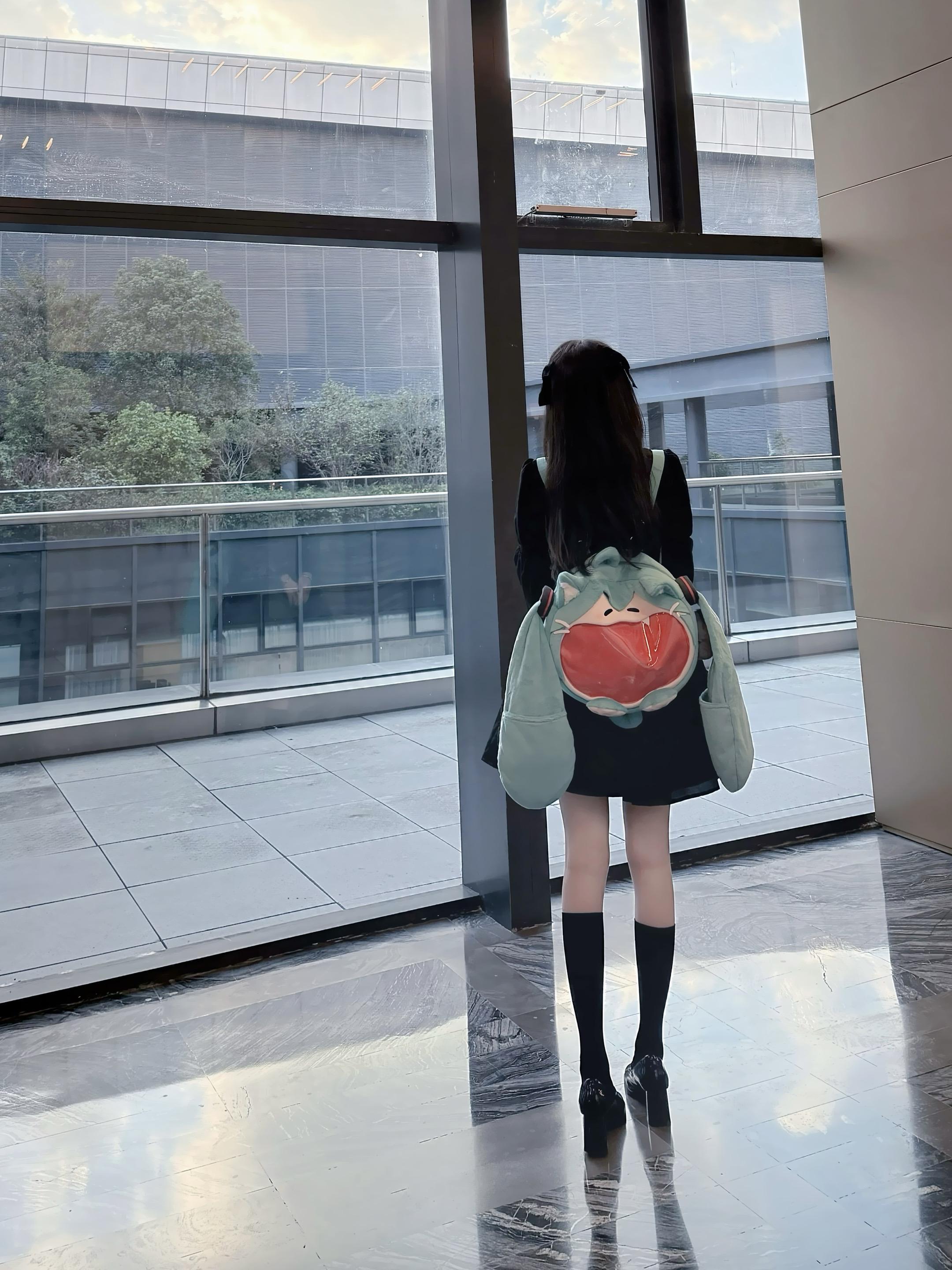 表达自己是一件很累的事 像从我凌乱的一天抽出一团毛线 慢吞吞的缠起来 ...