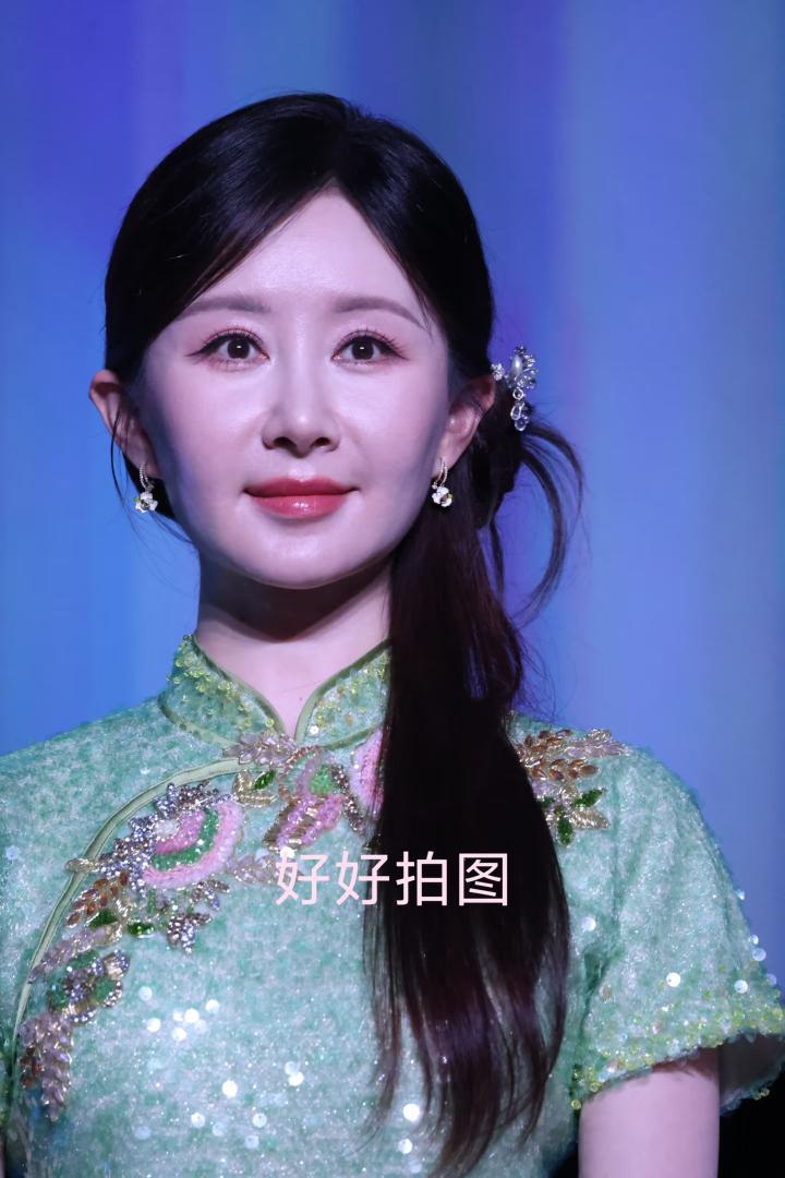 看到舒畅大学读的学校，
真的有点震惊，
她演技那么好，还以为是科班出身，结果读的