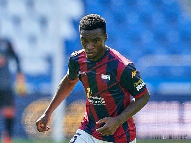 北京国安绯闻外援---萨比特-阿卜杜拉伊…在塞赛转会国安告吹之后国安还在积极的寻