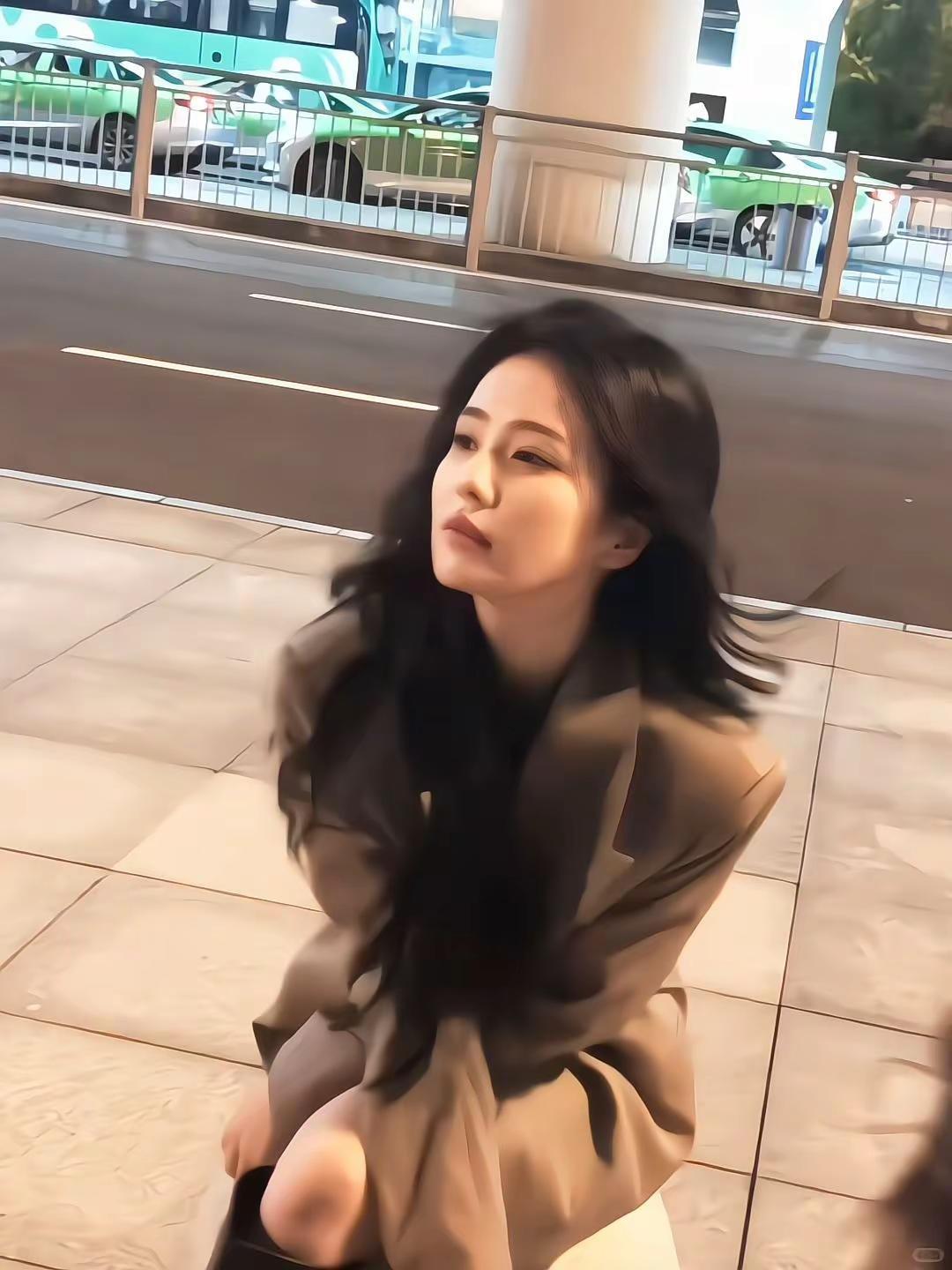 “似乎又想到了什么”