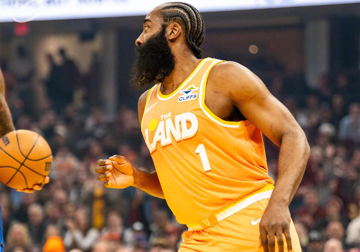 哈登首节5秀球技！
北京时间3月25日，骑士与魔术的首节，哈登贡献10分1篮板1