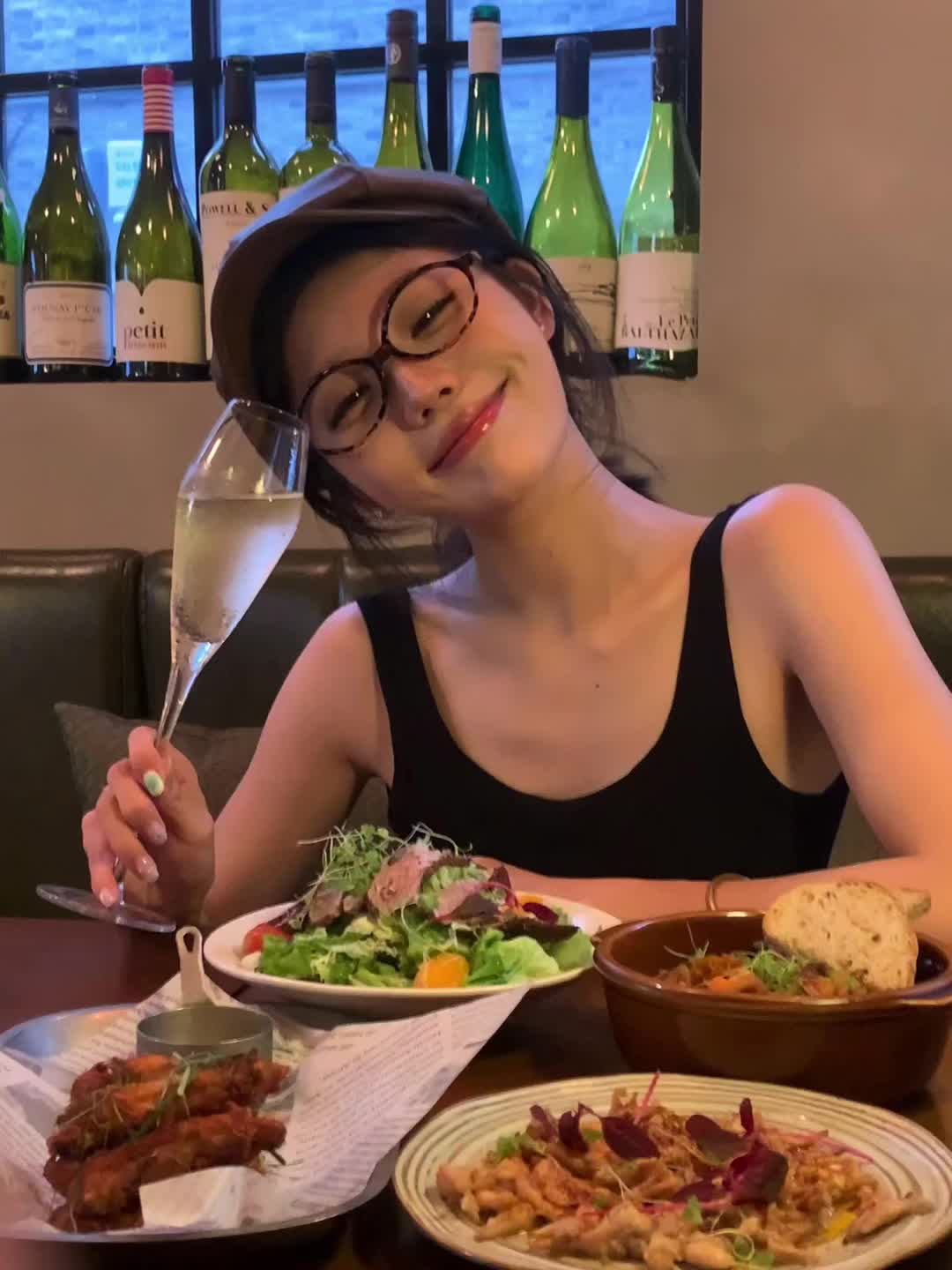 听到这首歌 想再发一下live版嘻嘻！